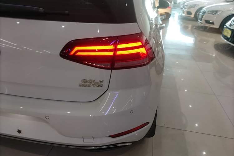 Used Volkswagen Golf 2019 280TSI DSG Comfort Version China VI Standard Exterior 3