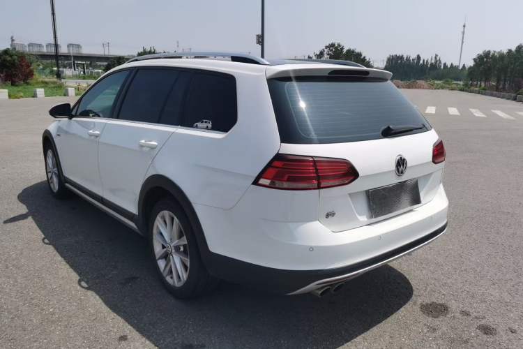 Used Volkswagen Golf 2019 1.8TSI Travel Edition Exterior 3