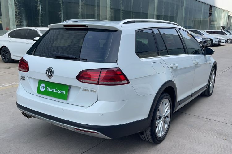 Used Volkswagen Golf 2019 1.8TSI Travel Edition Exterior 3