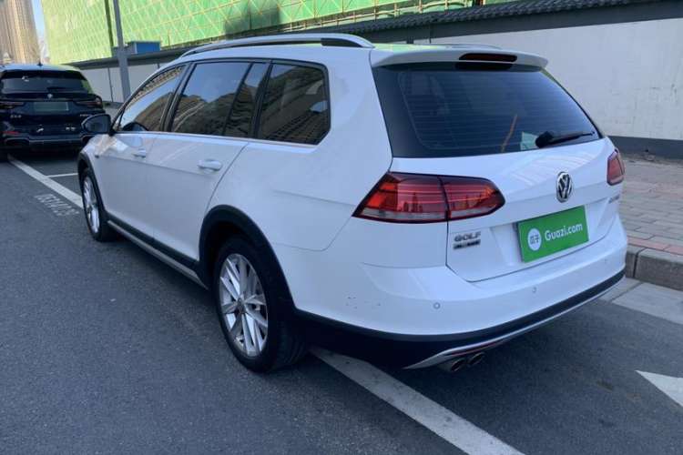 Used Volkswagen Golf 2019 1.8TSI Travel Edition Exterior 3