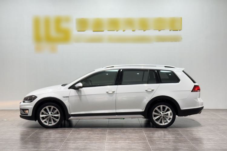 Used Volkswagen Golf 2019 1.8TSI Travel Edition Exterior 3