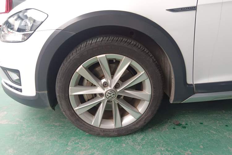 Used Volkswagen Golf 2019 1.8TSI Travel Edition Exterior 3
