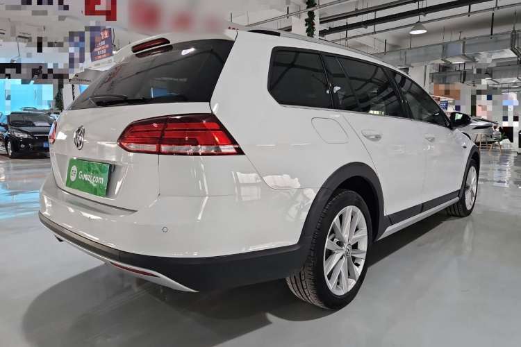 Used Volkswagen Golf 2019 1.8TSI Travel Edition Exterior 3