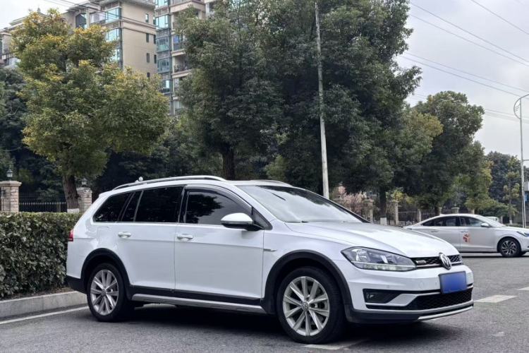 Used Volkswagen Golf 2019 1.8TSI Travel Edition Exterior 3