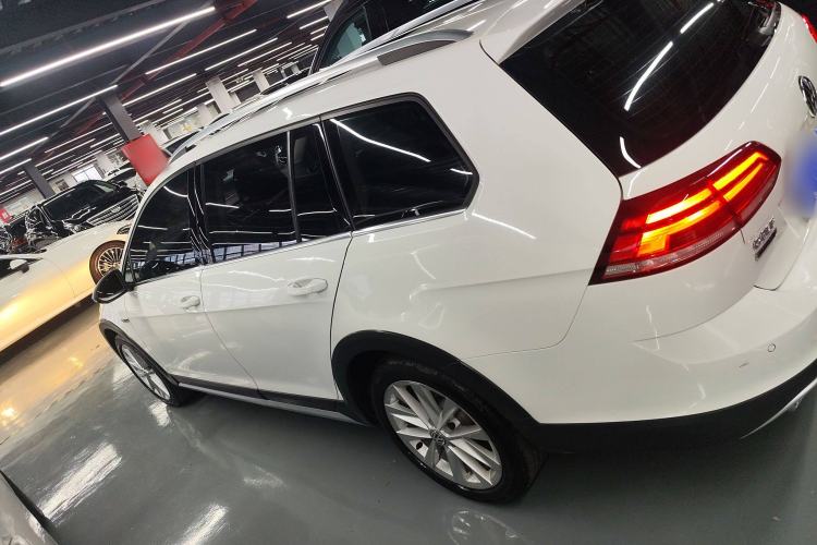 Used Volkswagen Golf 2019 1.8TSI Travel Edition Exterior 3