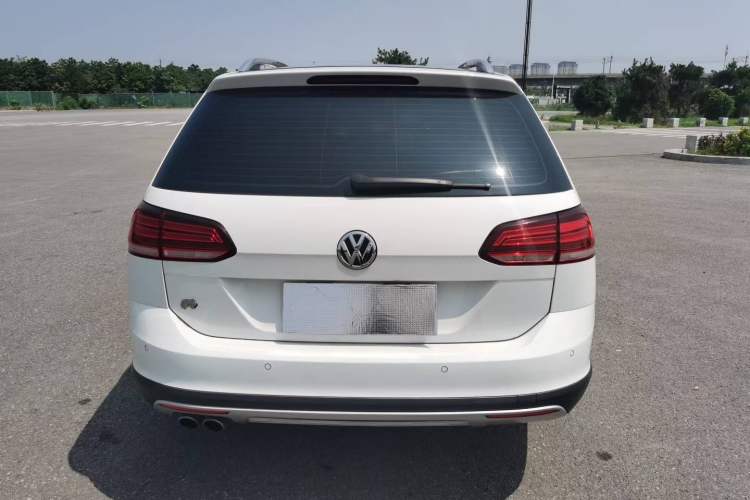 Used Volkswagen Golf 2019 1.8TSI Travel Edition Exterior 4