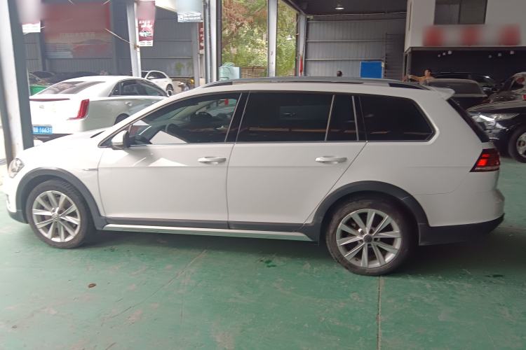 Used Volkswagen Golf 2019 1.8TSI Travel Edition Exterior 4