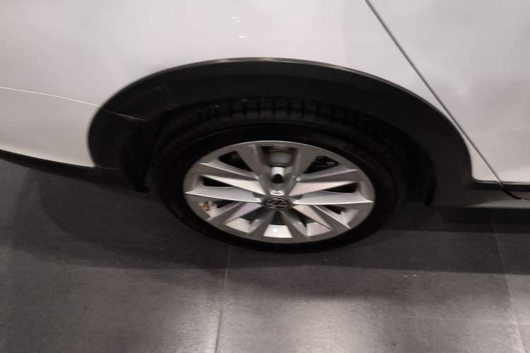 Used Volkswagen Golf 2019 1.8TSI Travel Edition Exterior 5