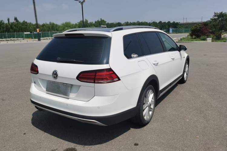 Used Volkswagen Golf 2019 1.8TSI Travel Edition Exterior 5