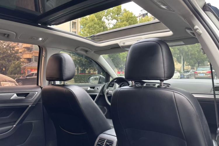 Used Volkswagen Golf 2019 1.8TSI Travel Edition Exterior 5