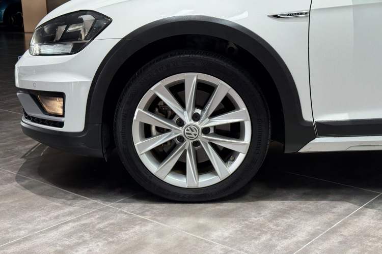Used Volkswagen Golf 2019 1.8TSI Travel Edition Exterior 6
