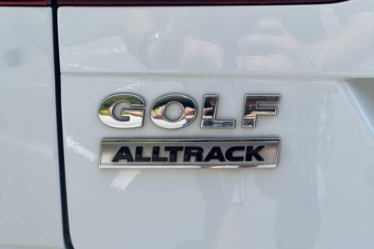 Used Volkswagen Golf 2019 1.8TSI Travel Edition Exterior 6
