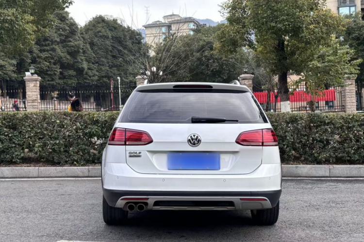 Used Volkswagen Golf 2019 1.8TSI Travel Edition Exterior 8