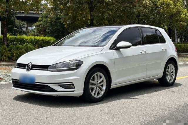 Ojetý Volkswagen Golf 2019 1.6L Automatic Comfort Model China V Standard