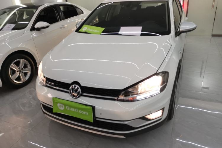Used Volkswagen Golf 2019 1.8TSI Travel Edition Front