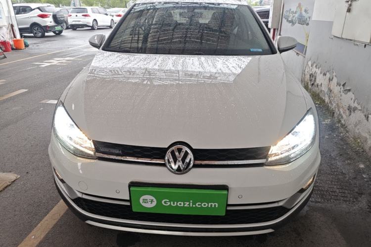Used Volkswagen Golf 2019 1.8TSI Travel Edition Front