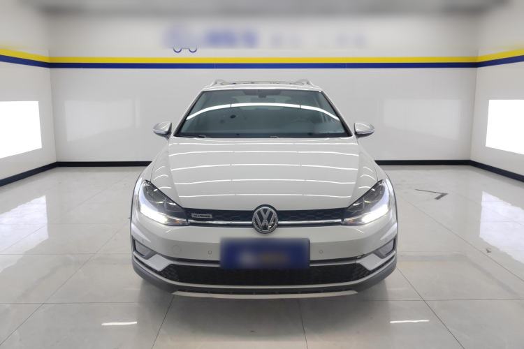 Used Volkswagen Golf 2019 1.8TSI Travel Edition Front