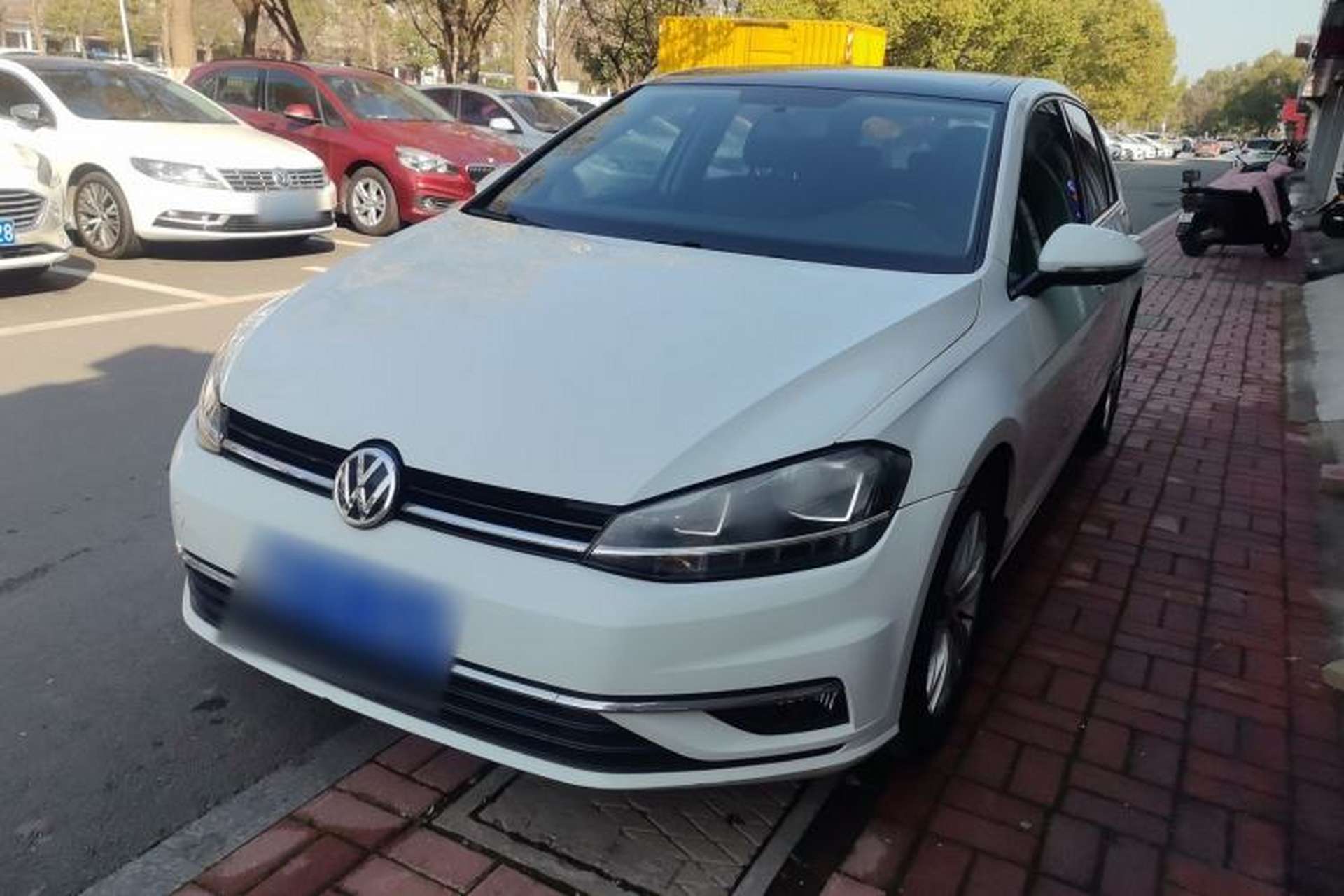 Used Volkswagen Golf 2019 1.6L Automatic Comfort Model China V Standard Front Left 45 Deg