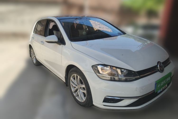 Used Volkswagen Golf 2019 200TSI DSG Comfort & Ambition Edition China VI Standard Front Right 45 Deg