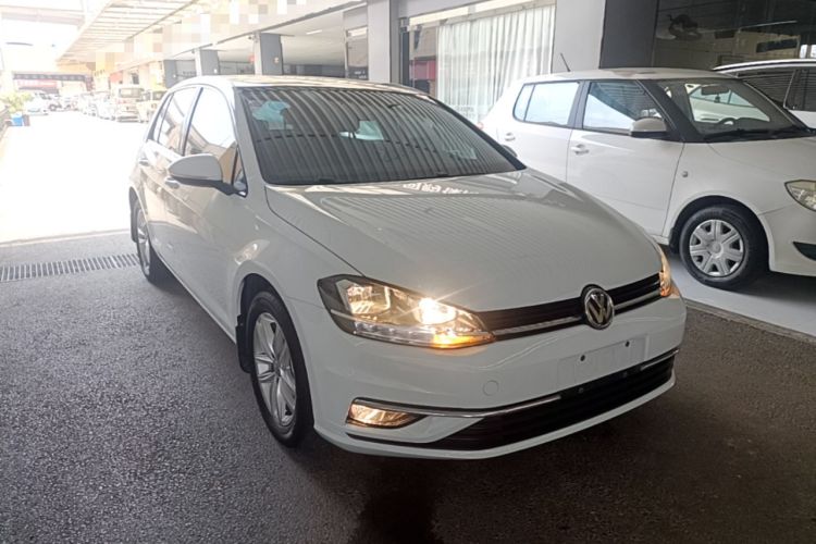 Used Volkswagen Golf 2019 280TSI DSG Comfort Version China VI Standard Front Right 45 Deg