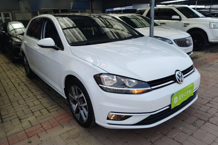 Used Volkswagen Golf 2019 280TSI DSG Comfort Version China VI Standard Front Right 45 Deg