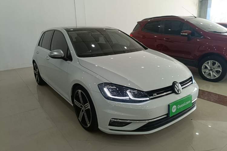 Used Volkswagen Golf 2019 200TSI DSG Comfort & Ambition Edition China VI Standard Front Right 45 Deg