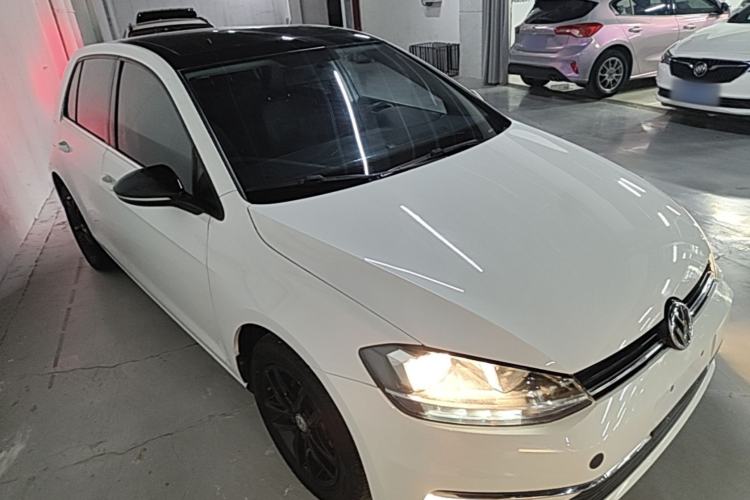 Used Volkswagen Golf 2019 1.6L Automatic Comfort Model China V Standard Front Right 45 Deg