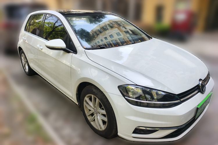 Used Volkswagen Golf 2019 200TSI DSG Comfort & Ambition Edition China VI Standard Front Right 45 Deg