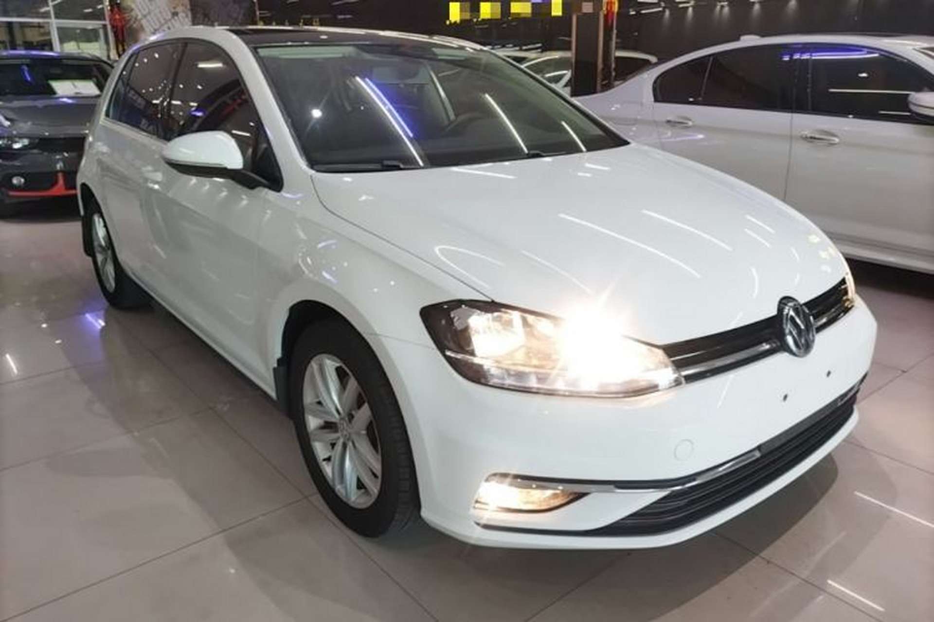 Used Volkswagen Golf 2019 280TSI DSG Comfort Version China VI Standard Front Right 45 Deg