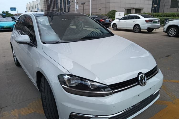 Used Volkswagen Golf 2019 280TSI DSG Comfort Version China VI Standard Front Right 45 Deg