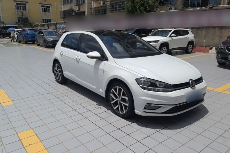 Used Volkswagen Golf 2019 200TSI DSG Comfort & Ambition Edition China VI Standard Front Right 45 Deg
