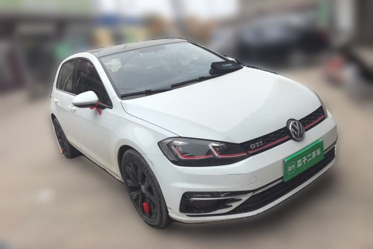 Used Volkswagen Golf 2019 200TSI DSG Comfort & Ambition Edition China VI Standard Front Right 45 Deg