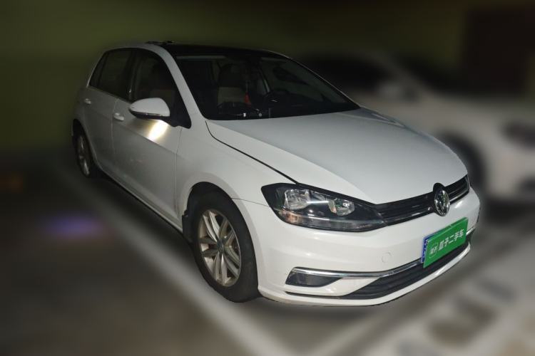Used Volkswagen Golf 2019 200TSI DSG Comfort & Ambition Edition China VI Standard Front Right 45 Deg