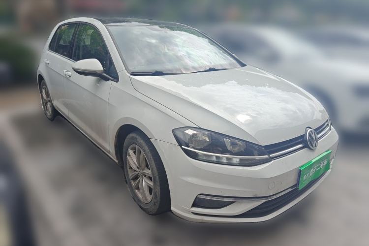 Used Volkswagen Golf 2019 200TSI DSG Comfort Version China VI Standard Front Right 45 Deg