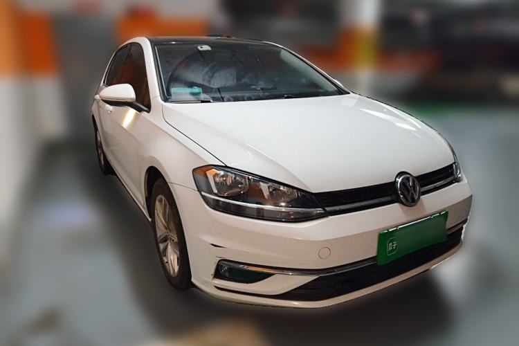 Used Volkswagen Golf 2019 200TSI DSG Comfort & Ambition Edition China VI Standard Front Right 45 Deg