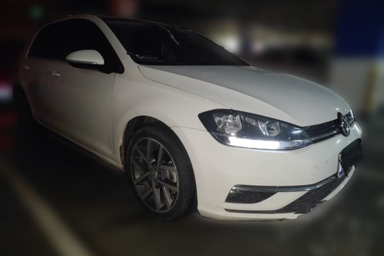 Used Volkswagen Golf 2019 200TSI DSG Comfort & Ambition Edition China VI Standard Front Right 45 Deg