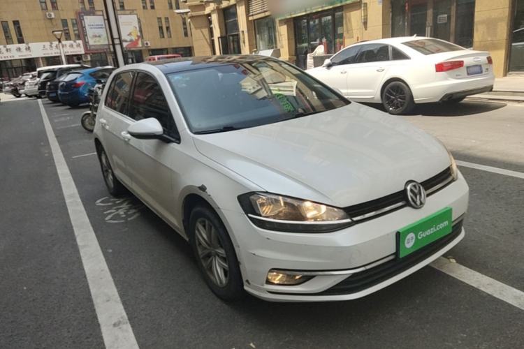Used Volkswagen Golf 2019 280TSI DSG Comfort Version China VI Standard Front Right 45 Deg