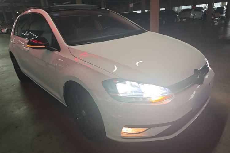 Used Volkswagen Golf 2019 280TSI DSG Comfort Version China VI Standard Front Right 45 Deg
