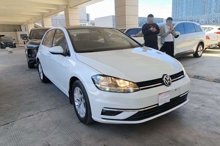 Used Volkswagen Golf 2019 200TSI DSG Comfort & Ambition Edition China VI Standard Front Right 45 Deg