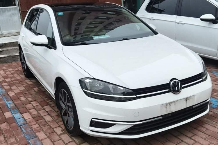 Used Volkswagen Golf 2019 200TSI DSG Comfort & Ambition Edition China VI Standard Front Right 45 Deg