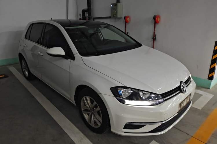 Used Volkswagen Golf 2019 1.6L Automatic Comfort Model China V Standard Front Right 45 Deg