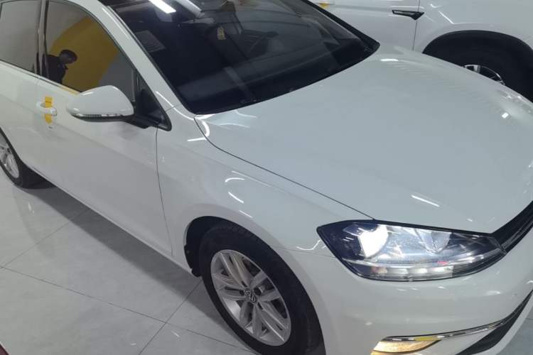 Used Volkswagen Golf 2019 1.6L Automatic Comfort Model China V Standard Front Right 45 Deg