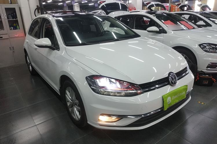Used Volkswagen Golf 2019 280TSI DSG Comfort Version China VI Standard Front Right 45 Deg