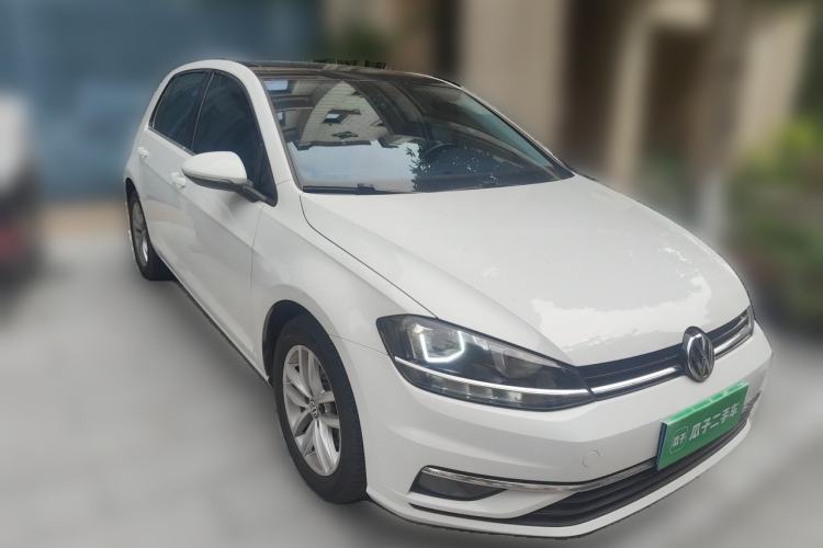 Used Volkswagen Golf 2019 200TSI DSG Comfort & Ambition Edition China VI Standard Front Right 45 Deg
