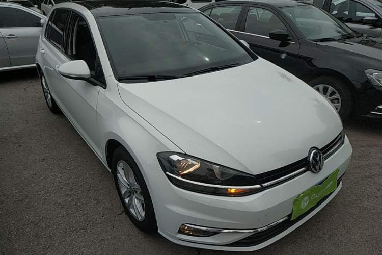 Used Volkswagen Golf 2019 1.6L Automatic Comfort Model China V Standard Front Right 45 Deg
