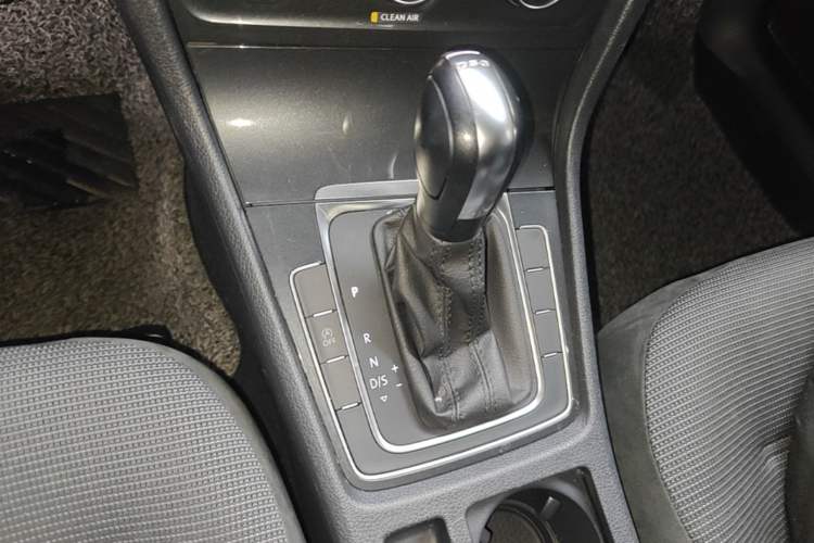 Used Volkswagen Golf 2019 280TSI DSG Comfort Version China VI Standard Gear Lever