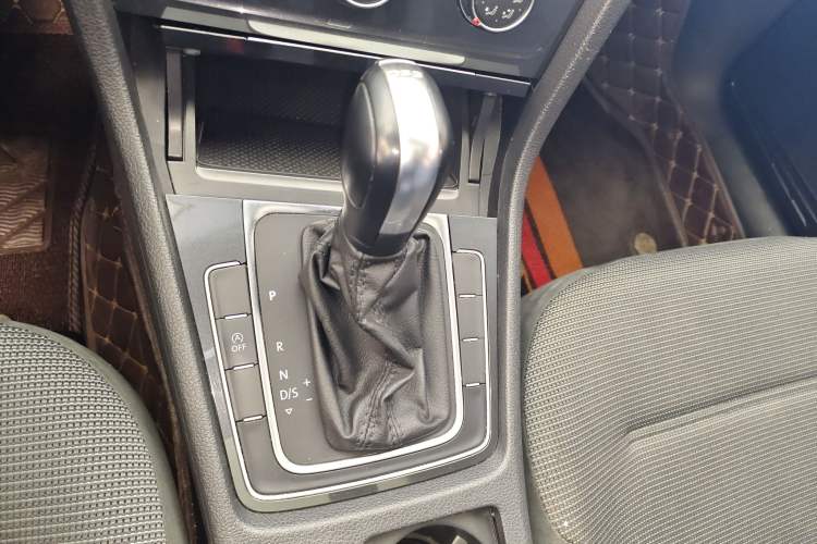 Used Volkswagen Golf 2019 280TSI DSG Comfort Version China V Standard Gear Lever