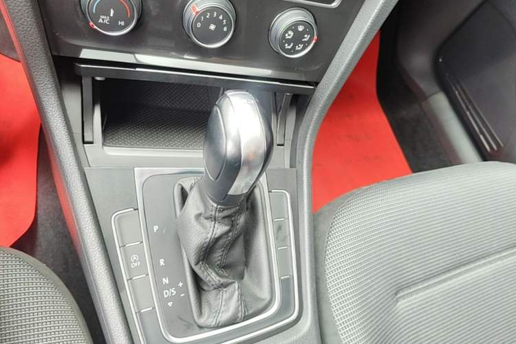 Used Volkswagen Golf 2019 280TSI DSG Comfort Version China V Standard Gear Lever