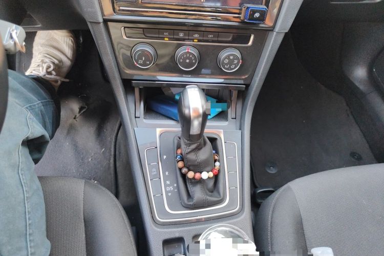 Used Volkswagen Golf 2019 200TSI DSG Comfort & Ambition Edition China VI Standard Gear Lever
