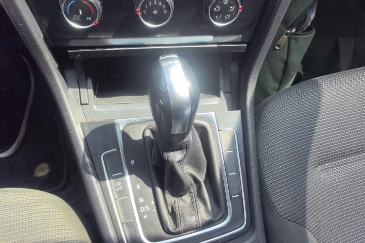 Used Volkswagen Golf 2019 280TSI DSG Comfort Version China VI Standard Gear Lever
